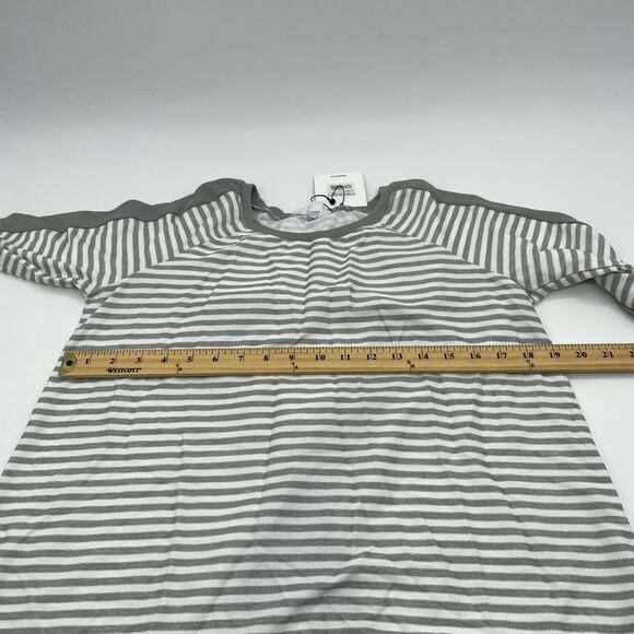 New JACK BB DAKOTA Women's Sweater Top Sz S Ghost Grey Fly Away Hem Split Back - Picture 6 of 8